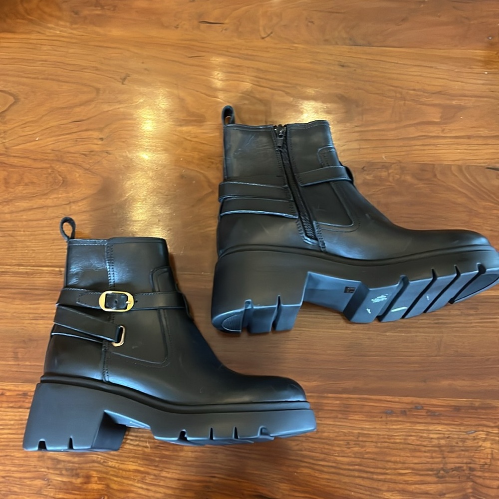 Steve Madden Colletta Leather Buckle Detail Lug Sole Booties - Picture 5 of 14
